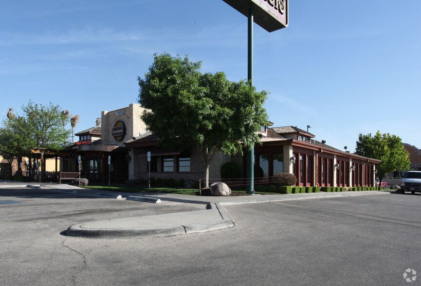 More Photos Of 1313-1345 George Dieter Dr, El Paso Unknown For Lease