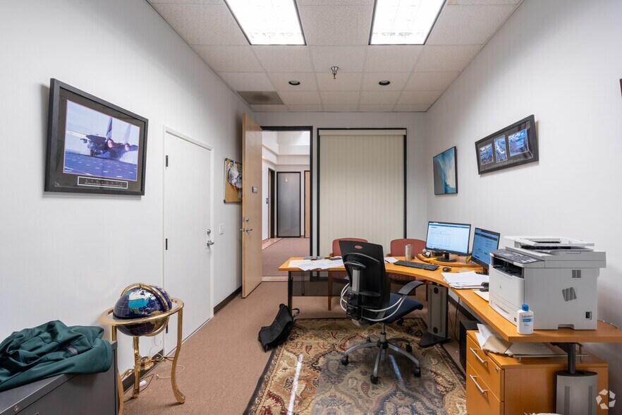 More Photos Of 45 W Easy St, Simi Valley Warehouse For Lease