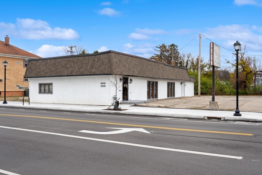 More Photos Of 136-138 N Broad St, Fairborn Storefront Retail Office For Sale