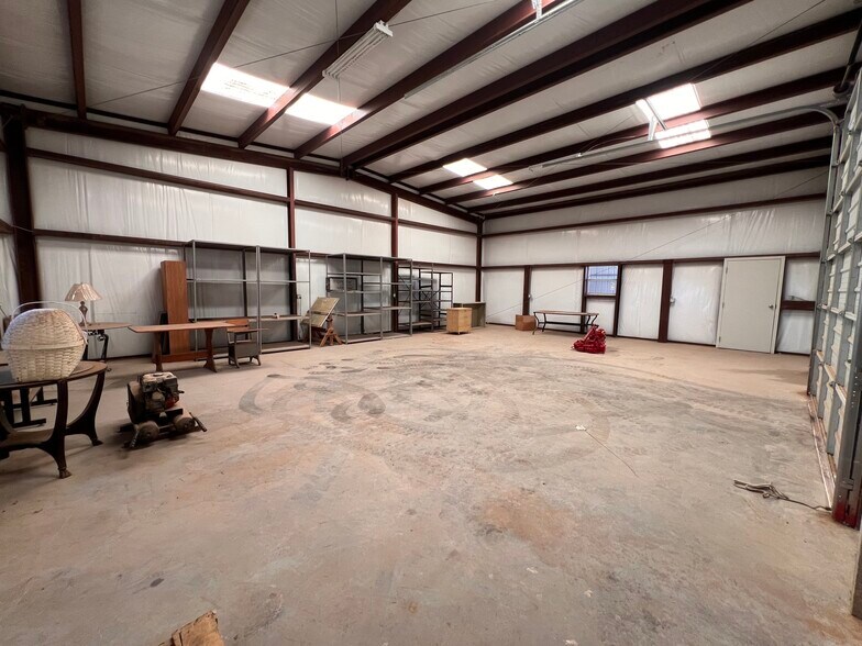 More Photos Of 14540 Dogwood Ave, Gardendale Industrial For Sale