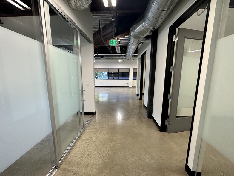 More Photos Of 31416 Agoura Rd, Westlake Village Office For Lease