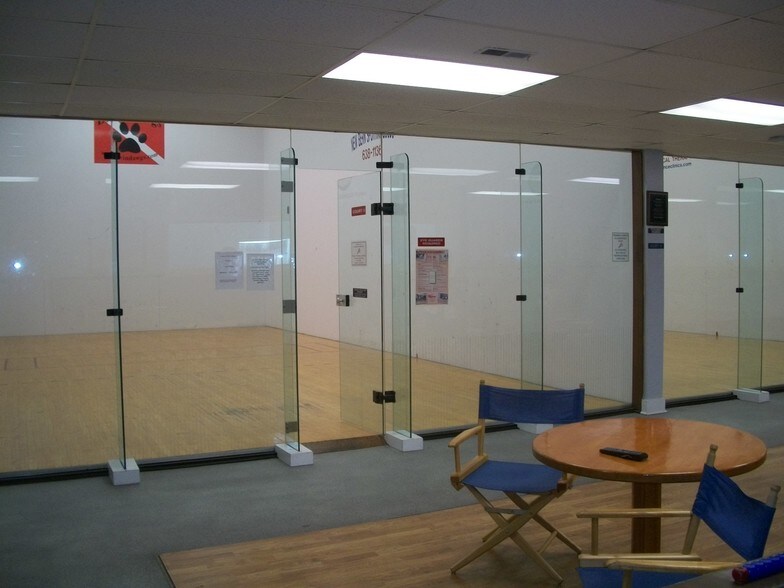 More Photos Of 2911 Brunswick Ave, New Bern Sports And Entertainment For Lease