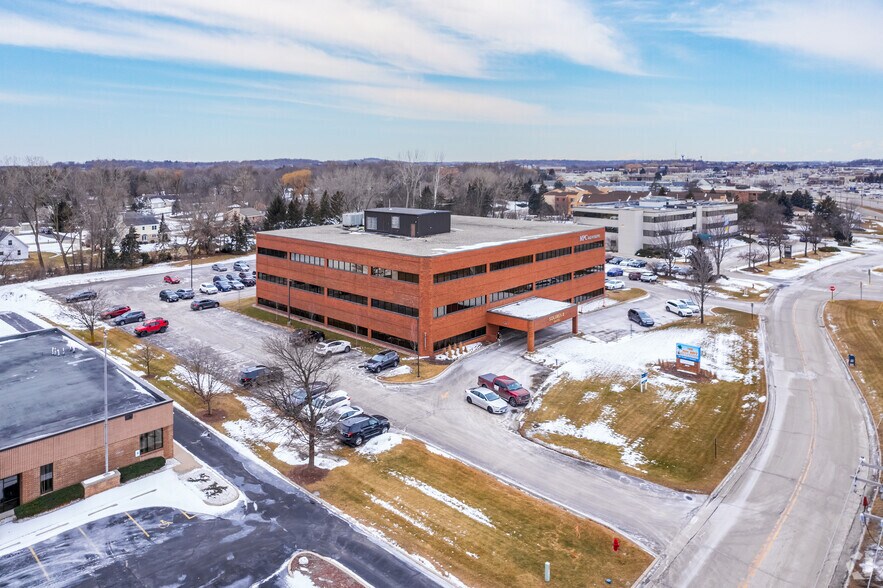 More Photos Of 16655 W Bluemound Rd, Brookfield Office For Lease