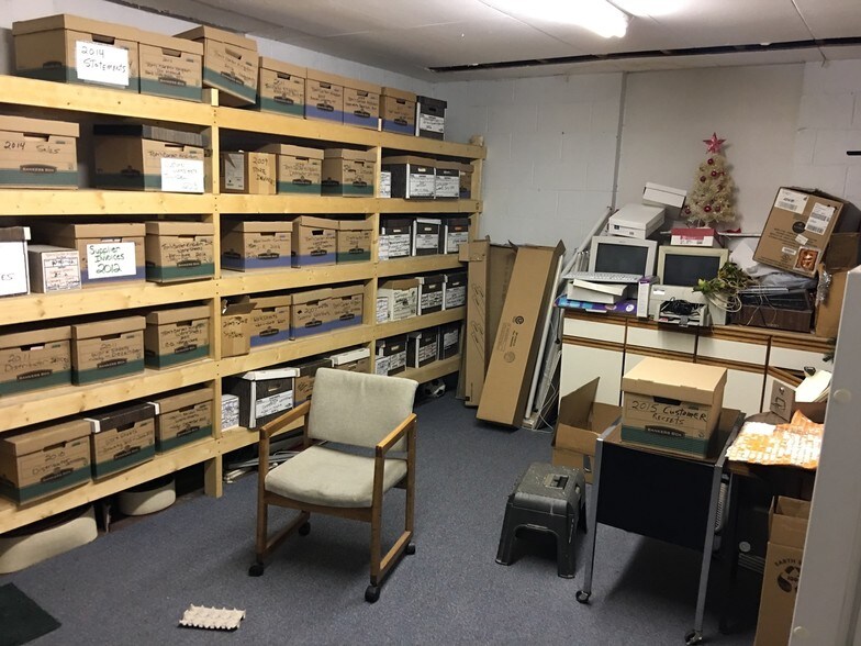 More Photos Of 390 State St N, Eden Valley Freestanding For Sale