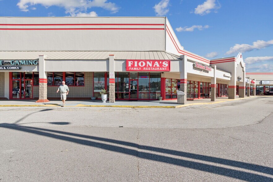 More Photos Of 5165-5261 33rd St E, Bradenton Storefront For Sale