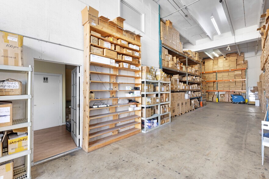 More Photos Of 5501-5595 NW 74th Ave, Miami Warehouse For Lease