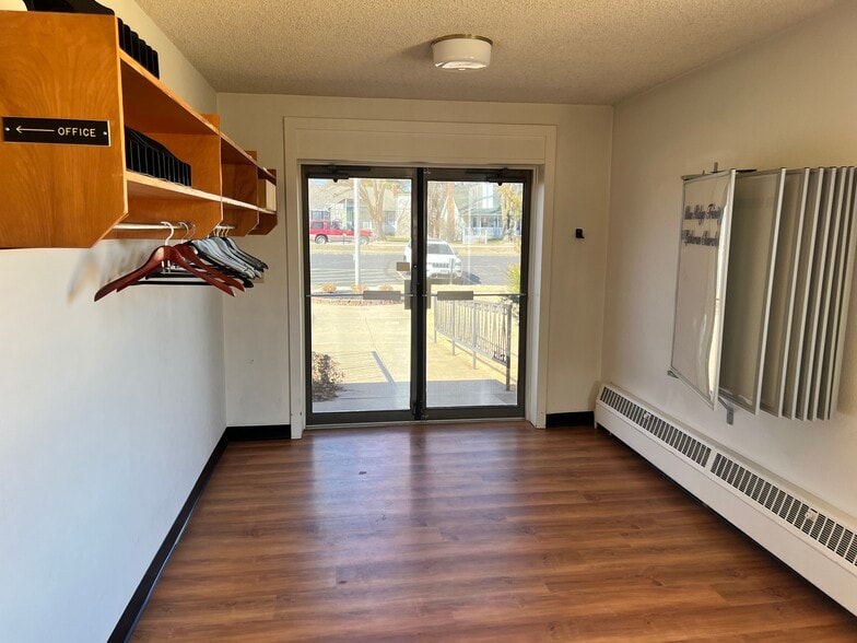 More Photos Of 5757 Blue Ridge Blvd, Raytown Religious Facility For Sale