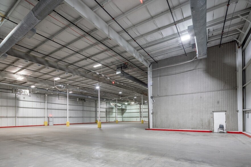 More Photos Of 8660 N Eldridge Pky, Houston Distribution For Sale