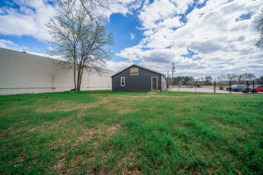 More Photos Of 1505 E Marshall Ave, Longview Medical For Sale