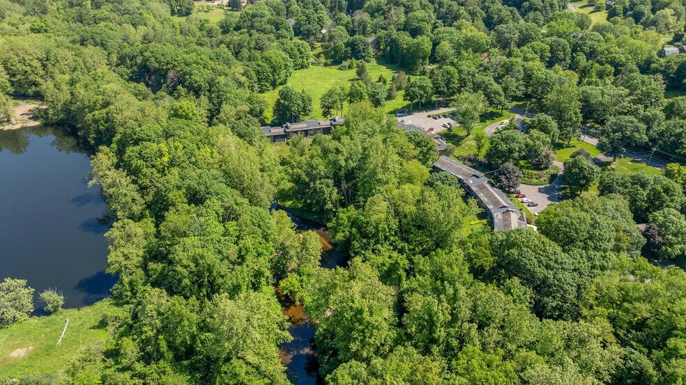 More Photos Of 1038-1056 Main St S, Woodbury Apartments For Sale