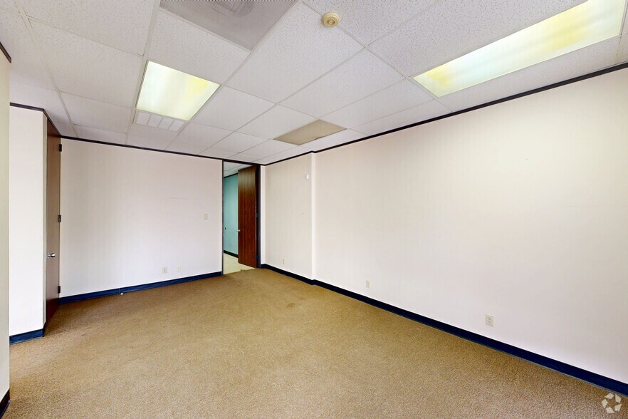 Primary Photo Of 1400 N Sam Houston Pky E, Houston Unknown For Lease