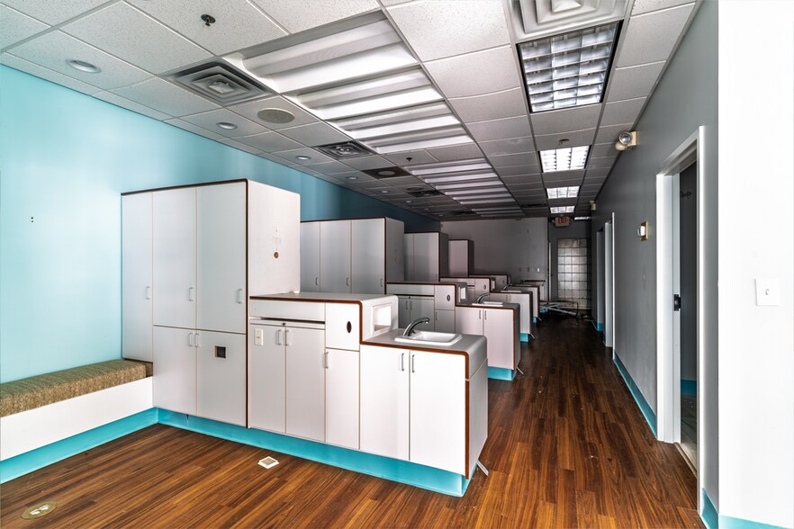 More Photos Of 7855 N Point Pky, Alpharetta Freestanding For Lease