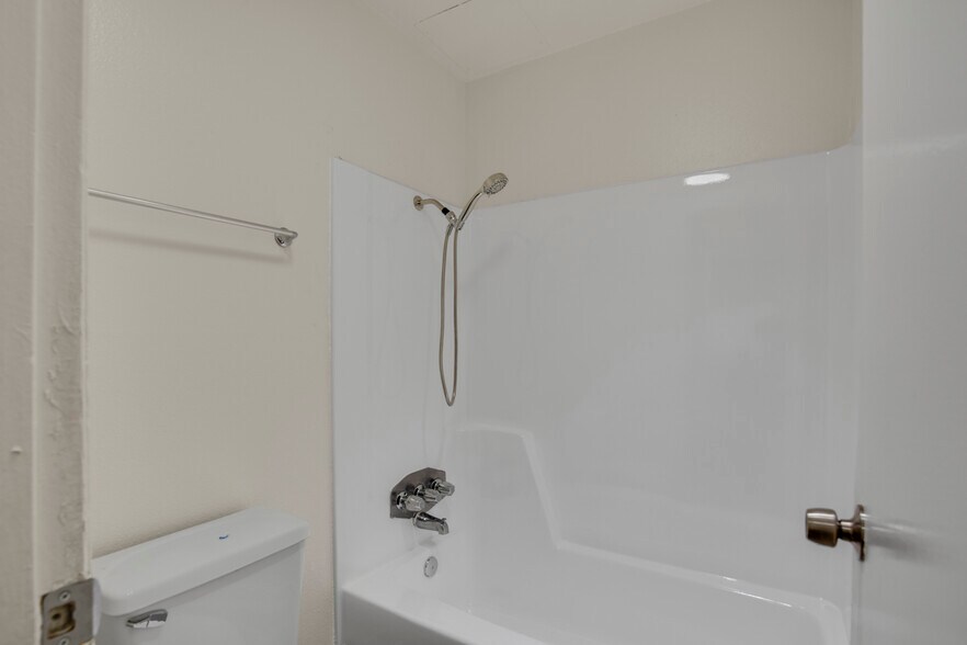 More Photos Of 14031 Cerise Ave, Hawthorne Apartments For Sale