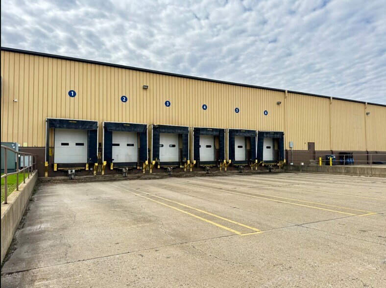 More Photos Of 2580 S 30th St, Lafayette Warehouse For Sale