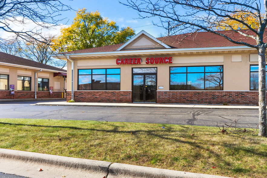 Primary Photo Of 605 E Geneva St, Elkhorn Office For Sale