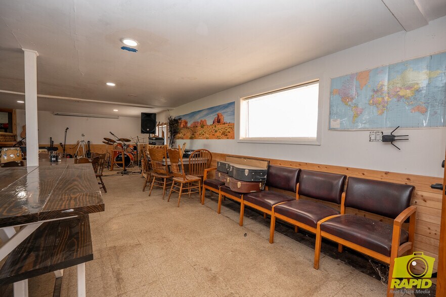 More Photos Of 425 Highland Park, Robert Lee Flex For Sale