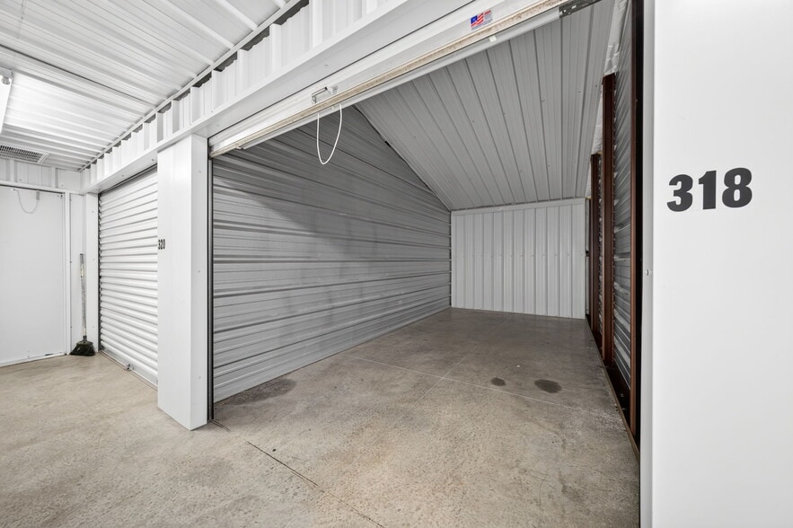 More Photos Of 110 Woodlands Cir, Crossville Self Storage For Sale