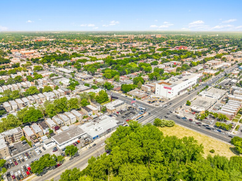 More Photos Of 2415 W Peterson Ave, Chicago Restaurant For Lease