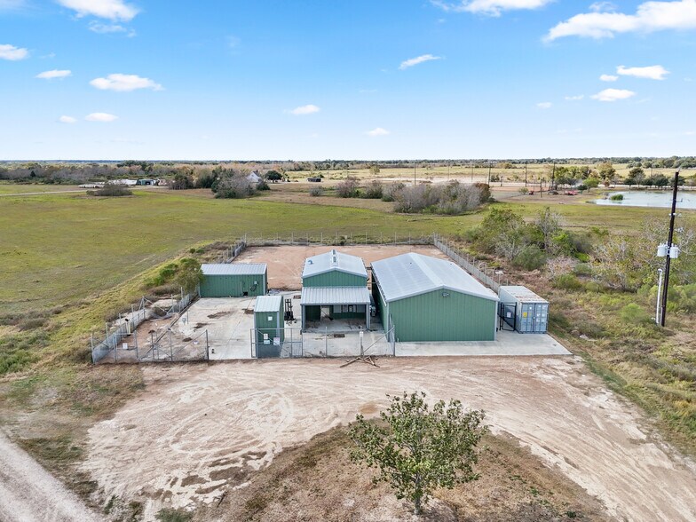 More Photos Of 16640 Highway 36, Needville Industrial For Lease