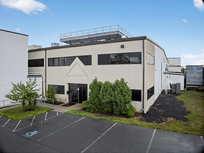 More Photos Of 2 Opportunity Way, Newburyport Industrial For Sale