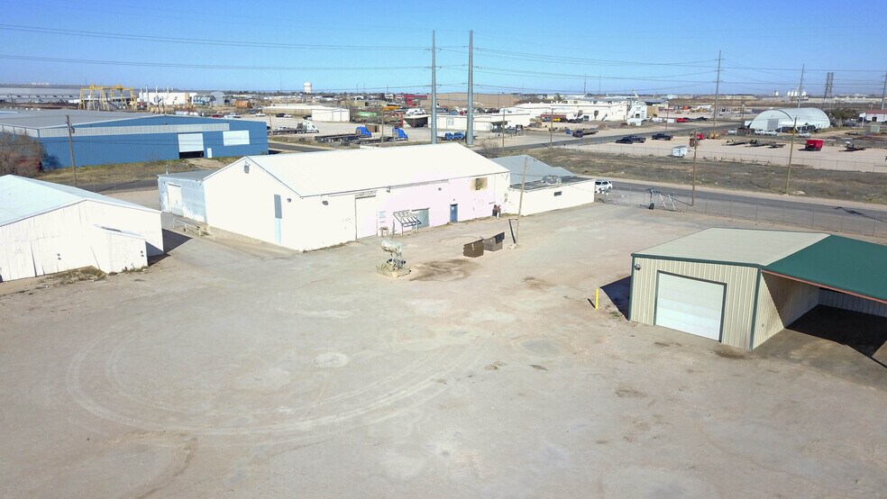 More Photos Of 302 Industrial Ave, Odessa Warehouse For Sale