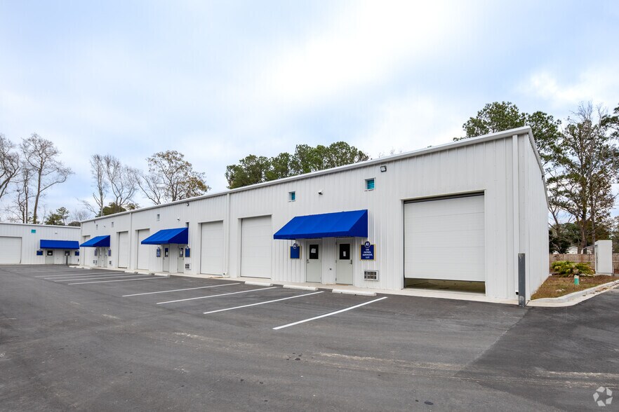 More Photos Of 317 Pendarvis Ln, Summerville Flex For Lease