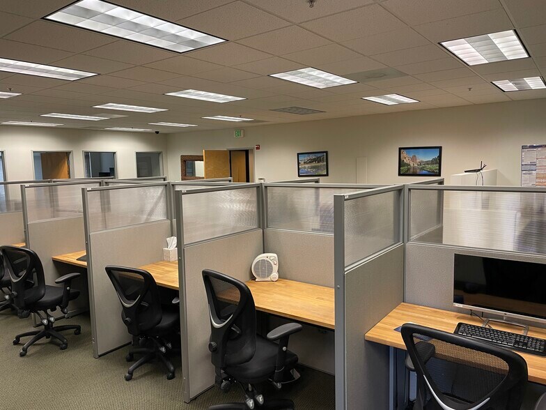 More Photos Of 7555 Falcon Crest Dr, Redmond Office Residential For Lease