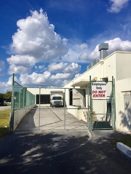 More Photos Of 14150 SW 119th Ave, Miami Manufacturing For Lease