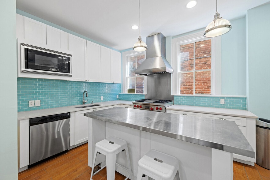 More Photos Of 5 S Adams St, Richmond Office For Sale