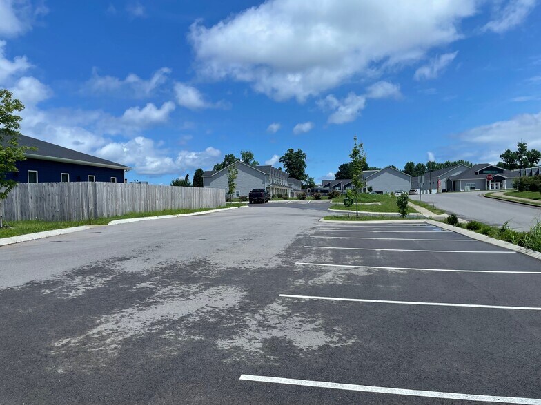 More Photos Of 840 Professional Park Dr, Clarksville Office For Lease