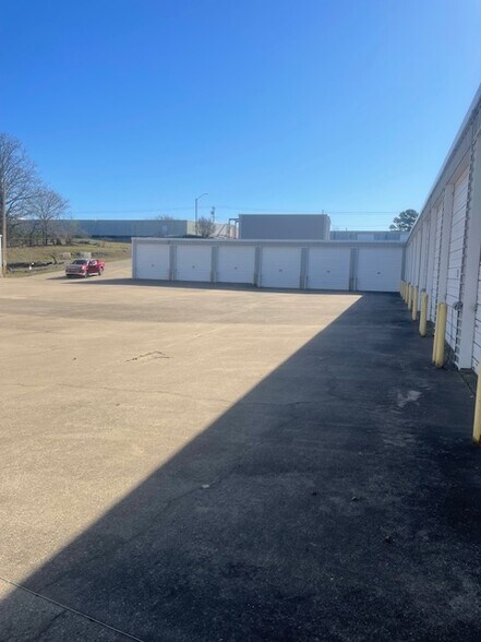 More Photos Of 4615 N Highway 71, Alma Freestanding For Sale