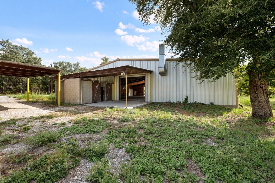 More Photos Of 301-329 Dews Rd, Leander Industrial For Sale