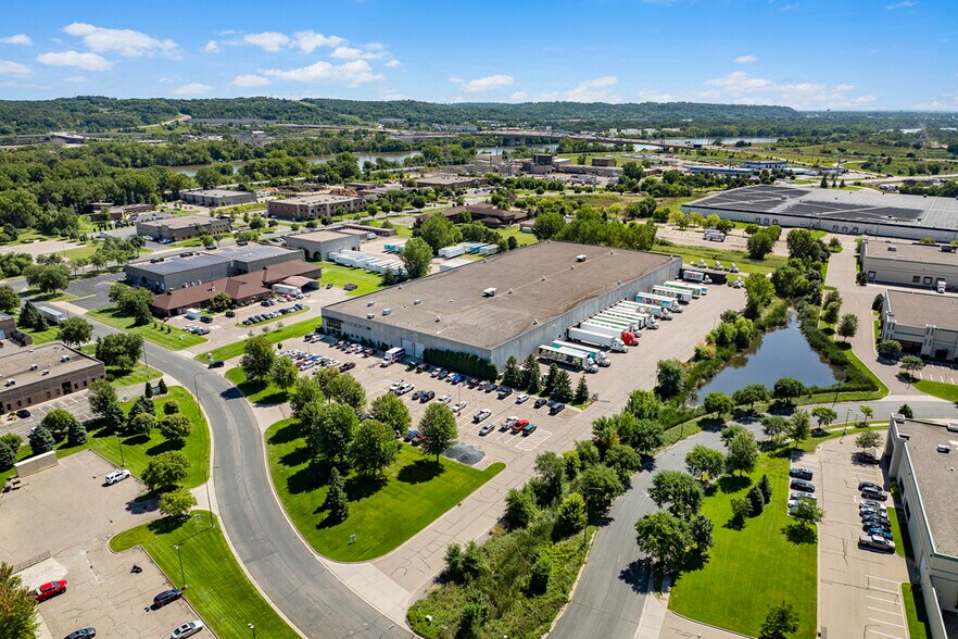 More Photos Of 270 Bridgepoint Dr, South Saint Paul Distribution For Lease