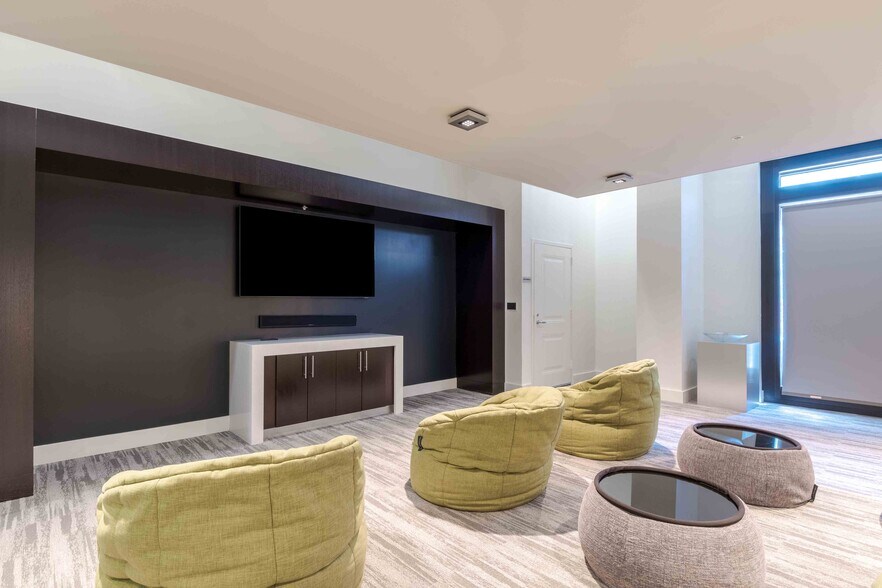 More Photos Of 101 N Wolfe St, Baltimore Apartments For Lease