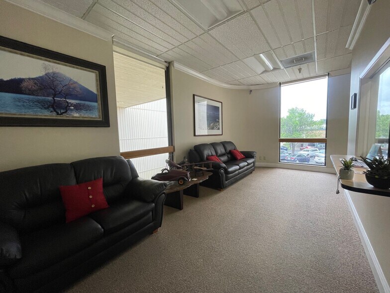 More Photos Of 190 S Orchard Ave, Vacaville Office For Lease