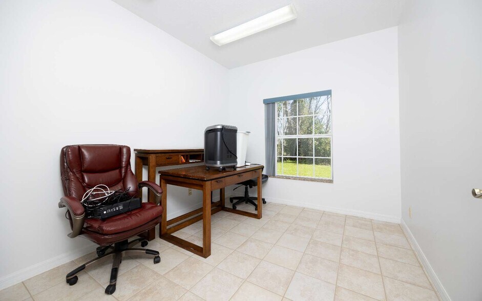 More Photos Of 1720 N Ohio Ave, Live Oak Office For Sale