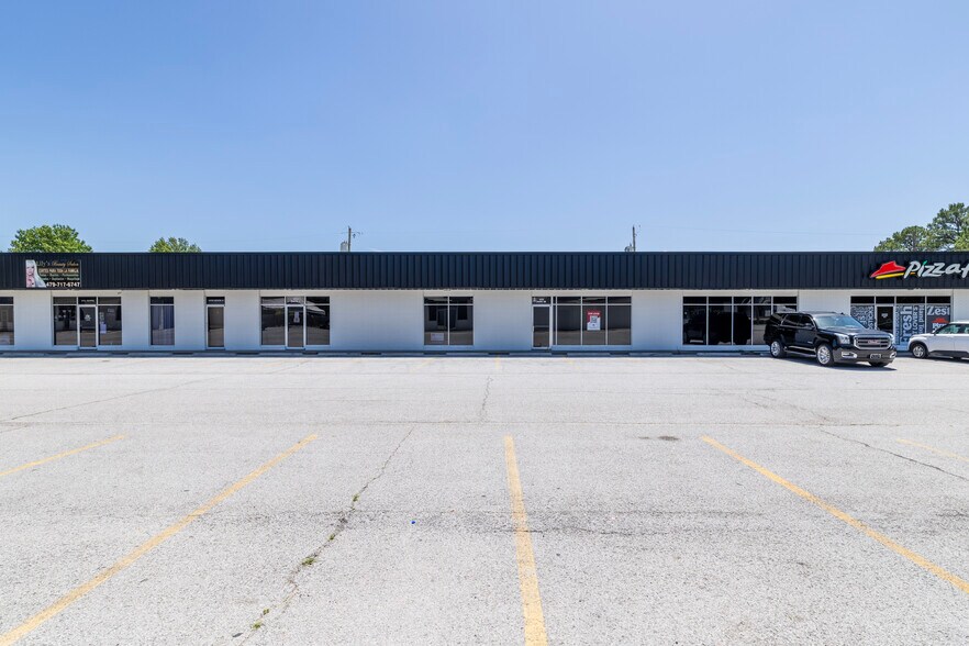 More Photos Of 1772 W Sunset Ave, Springdale Storefront Retail Office For Lease