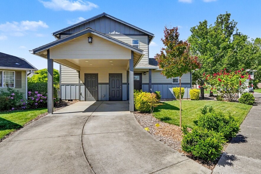 Primary Photo Of 1364 Northern Heights Loop, Keizer Multifamily For Sale