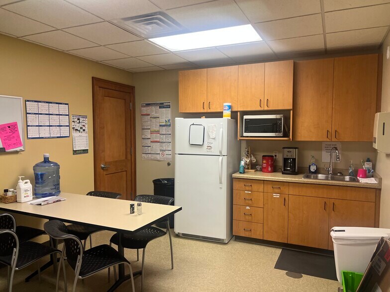 More Photos Of 103 S 3rd Ave, Edgar Medical For Sale