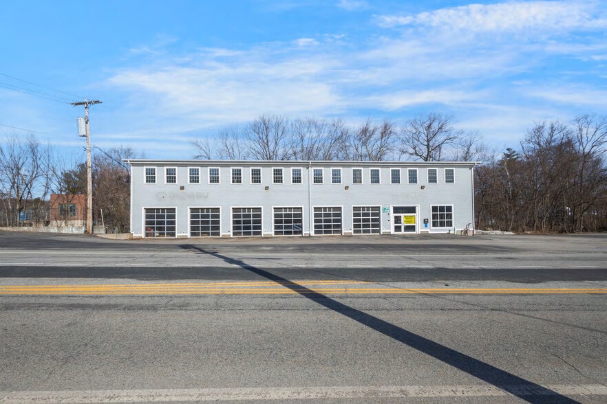 More Photos Of 50 Powder Mill Rd, Acton Flex For Sale