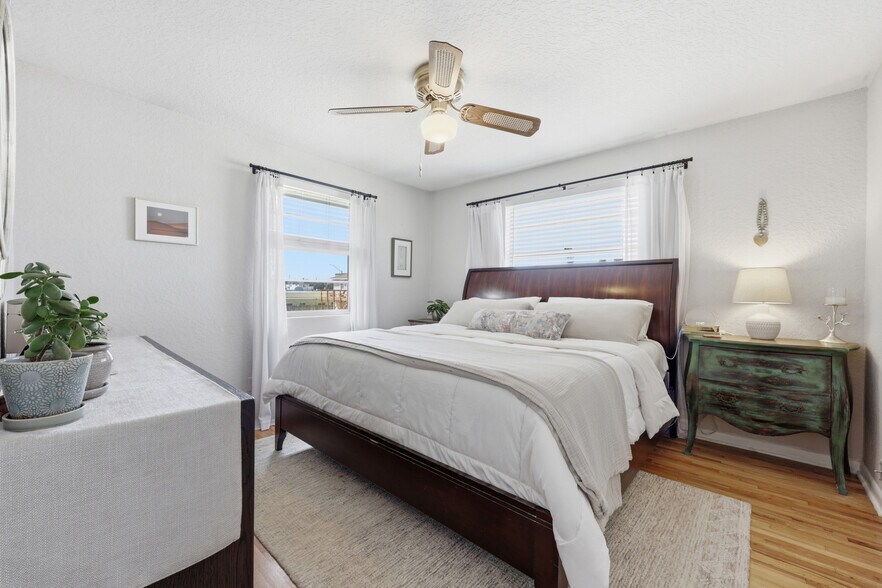 More Photos Of 218 19th Ave N, Jacksonville Beach Apartments For Sale