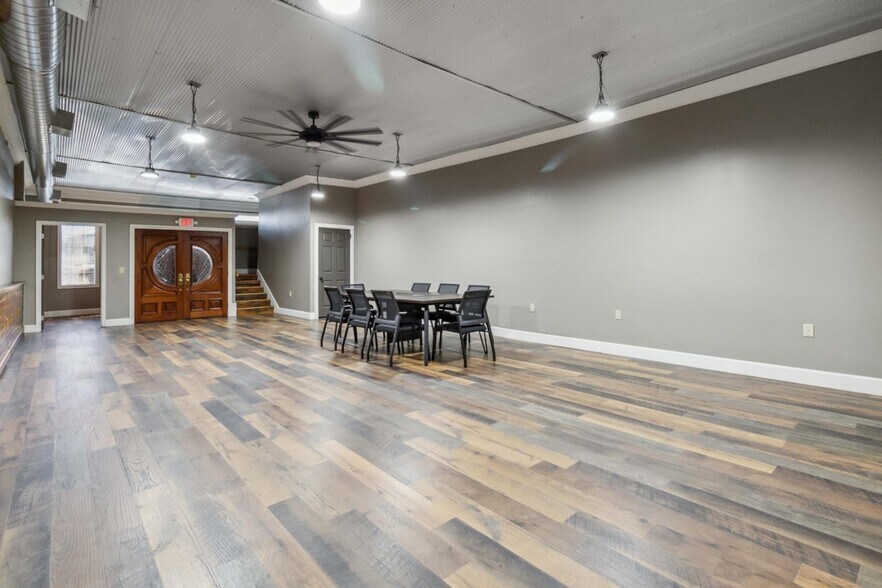 More Photos Of 1823 S Main St, Corbin Storefront Retail Office For Sale