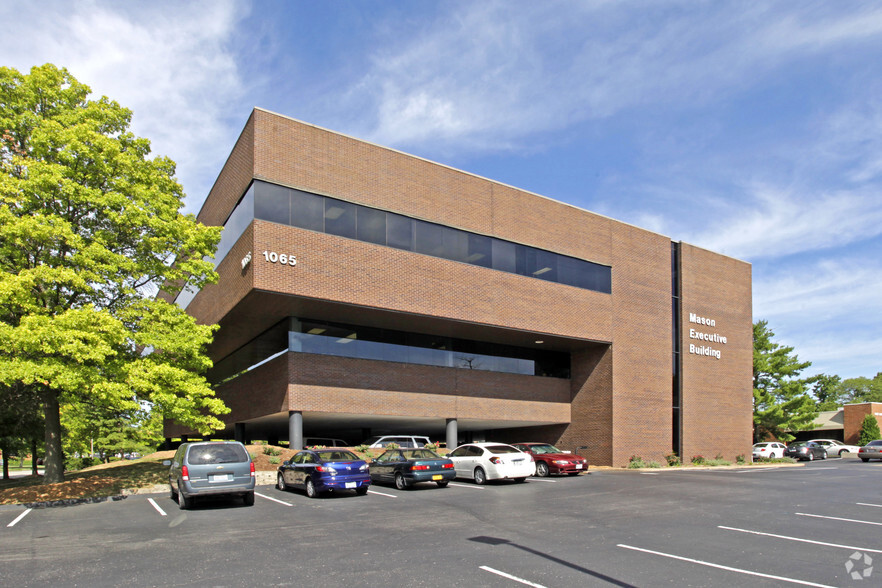 Primary Photo Of 1065 Executive Parkway Dr, Creve Coeur Office For Lease