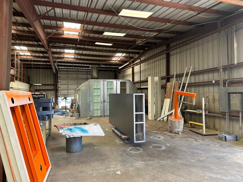 More Photos Of 1730 Hill Ave, Mangonia Park Service For Lease