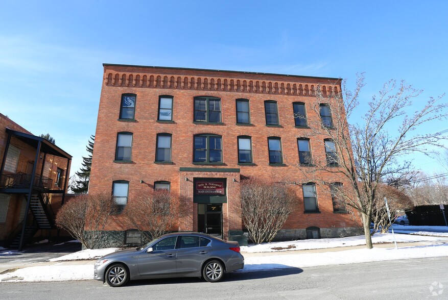 More Photos Of 7 Wells St, Saratoga Springs Loft Creative Space For Lease
