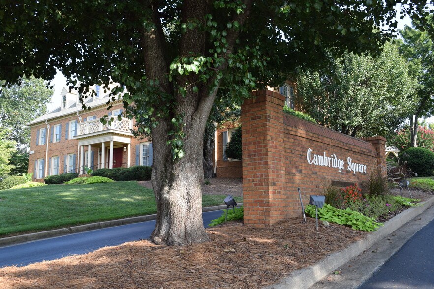 More Photos Of 1071 Cambridge Sq, Alpharetta Office For Sale
