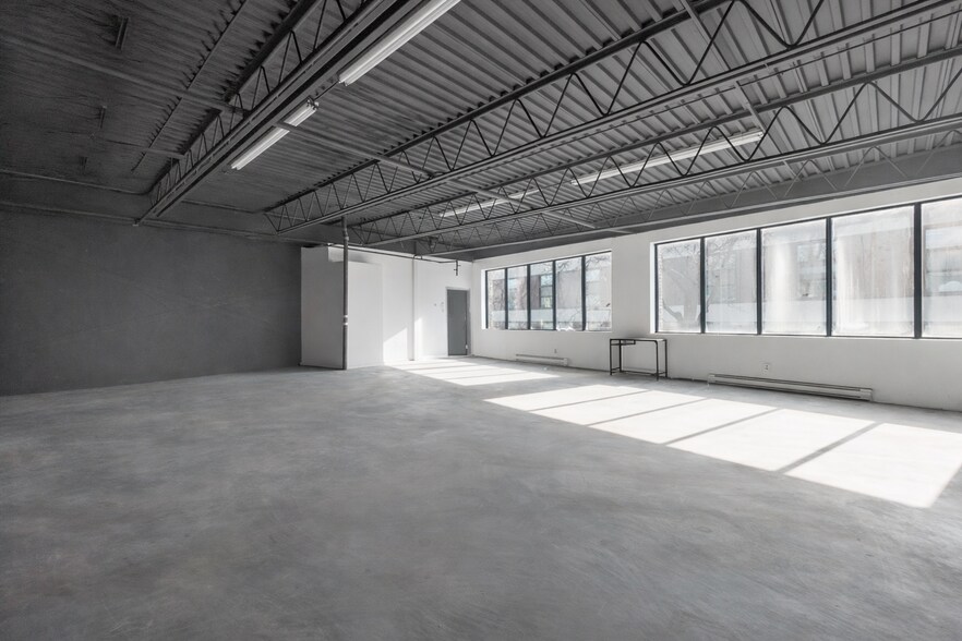 More Photos Of 403-409 Rue Saint-Roch, Montréal Warehouse For Lease