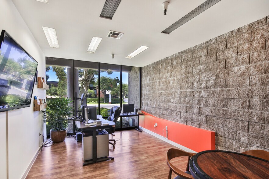 More Photos Of 3720 Skypark Dr, Torrance Research And Development For Lease