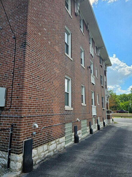 More Photos Of 5335 Delmar Blvd, Saint Louis Apartments For Sale