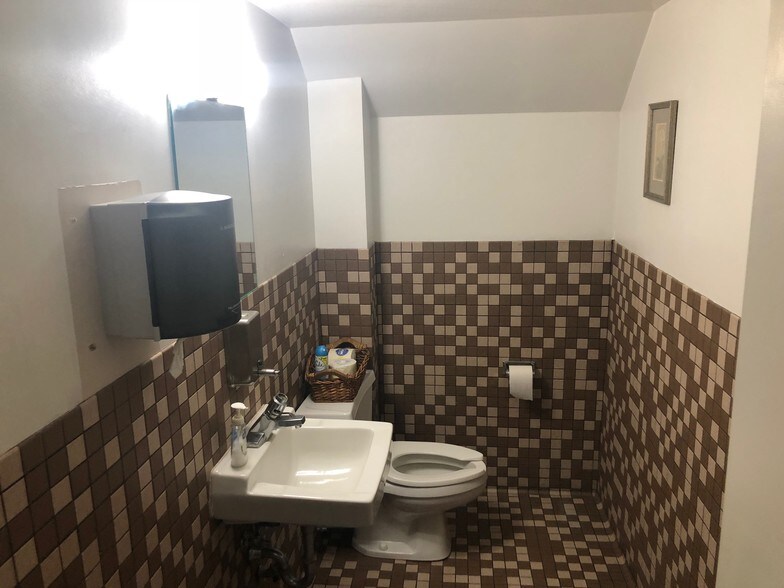 More Photos Of 316 S 16th St, Omaha Restaurant For Sale